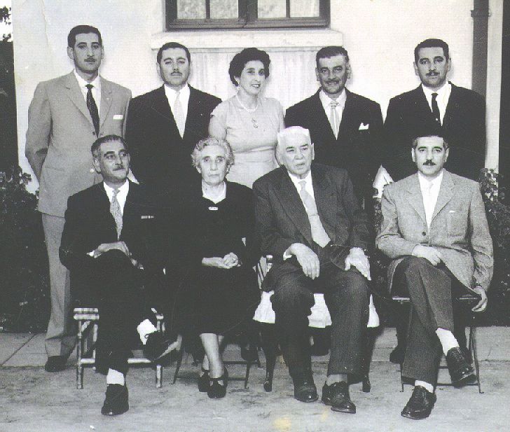 padresyhermanos.jpg